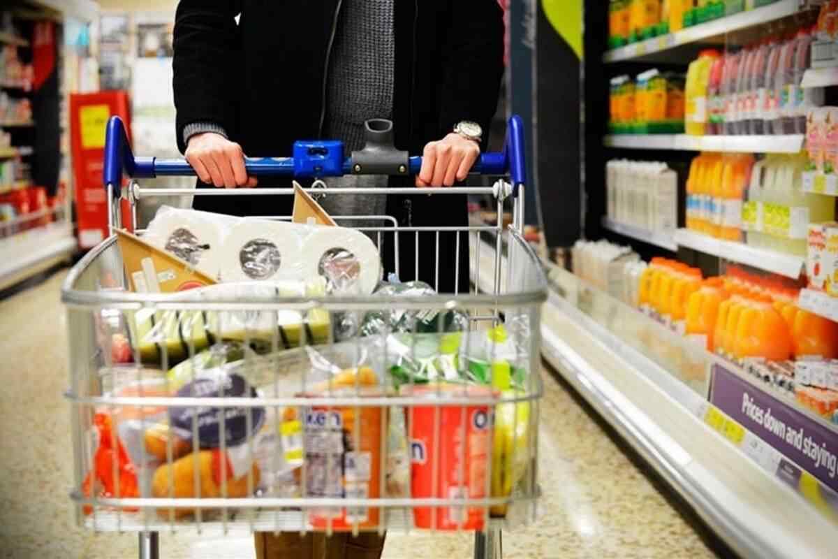 توزیع بسته‌های معیشتی ماه رمضان ۱۴۰۴ آغاز شد