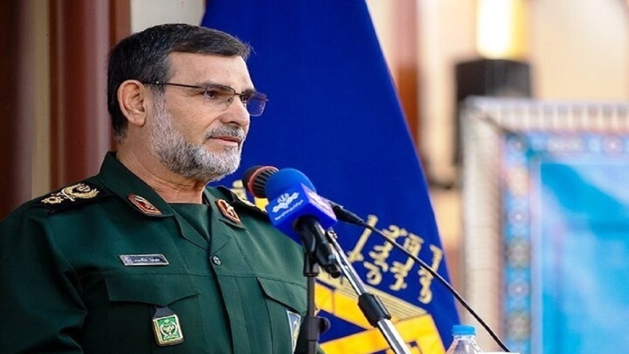 دریادار تنگسیری: شناور‌های عبوری از تنگه هرمز باید از ‎ایران اجازه بگیرند