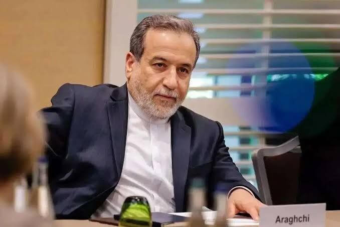 دیدگاه عراقچی درباره پیام های پژوهشگر آمریکایی