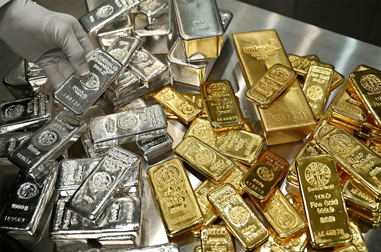 بورس کالا خبر داد؛ فعالیت صندوق‌های طلا و نقره از فردا ۲۴ اسفند
