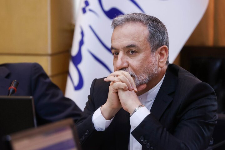 واکنش عراقچی به حمله آمریکا به کشتی تجاری