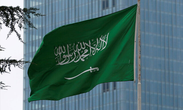 عربستان تولید دو میدان نفتی را کاهش می‌دهد