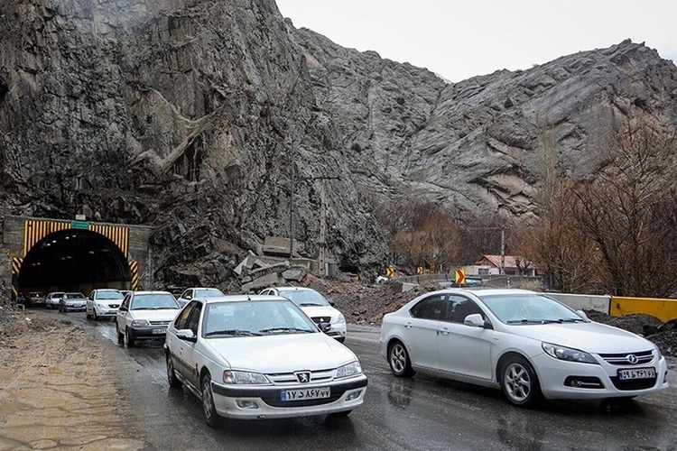 هشدار جدی به مسافران جاده چالوس؛ توقف در حاشیه ممنوع