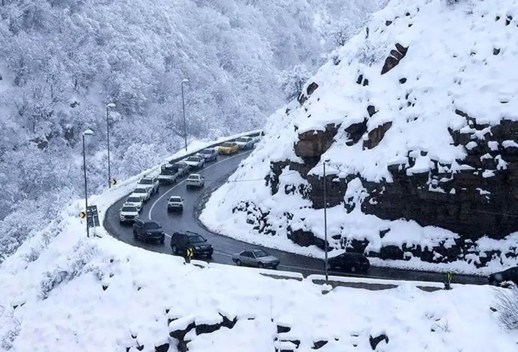 هشدار پلیس راهور؛ جاده چالوس برفی شد