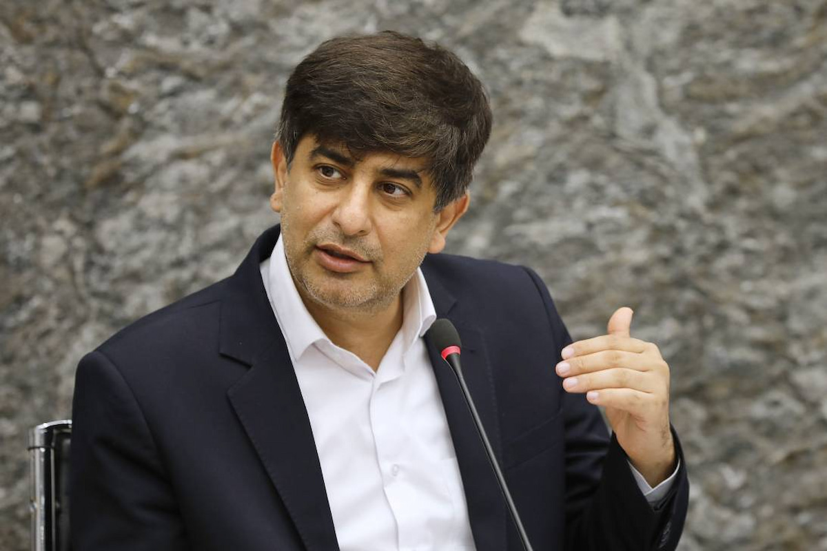 فولادمبارکه به نقش‌آفرینی در تامین بازار فولاد کشور متعهد است