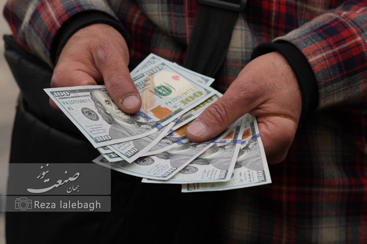 جدیدترین قیمت انواع ارز در بازار؛ ریزش قیمت دلار + جدول
