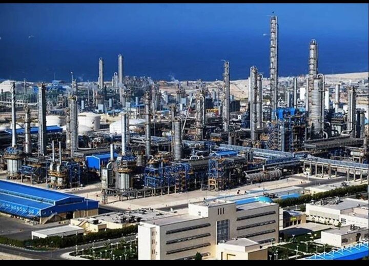 نرخ خوراک پتروشیمی‌ها تا پایان تیرماه اعلام شد