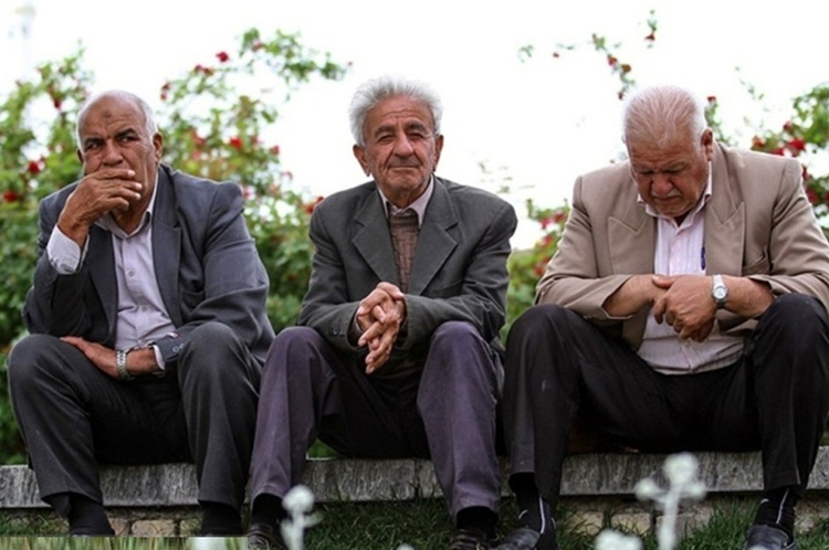خبر خوش برای این کارمندان و بازنشستگان؛ حسابتان را چک کنید