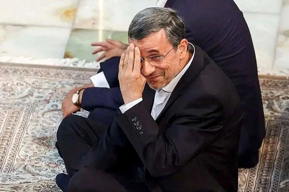 گزارش جنجالی یک رسانه آمریکایی درباره رئیس دولت نهم؛ دوران گذار با احمدی نژاد!/ ادعاهای عجیب نیویورک تایمز درباره حصر و مجروح شدن او