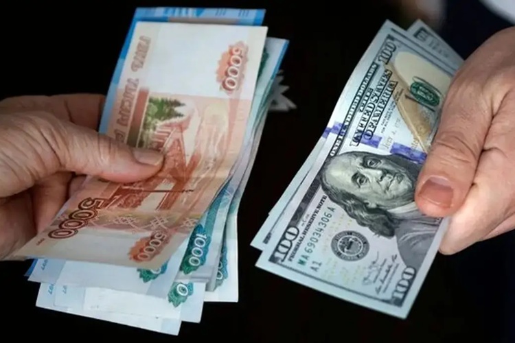 ۱۰۰۰ دلار بانکی را در چند مرحله بخریم؟؛ پاسخ بانک مرکزی