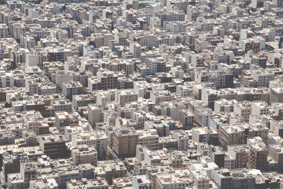 زندگی زیر سایه تمدید قرارداد