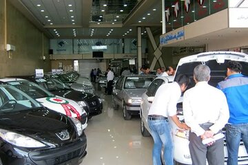 سقوط آزاد قیمت خودرو/ این خودرو ۴۱۰ میلیون تومان ارزان شد