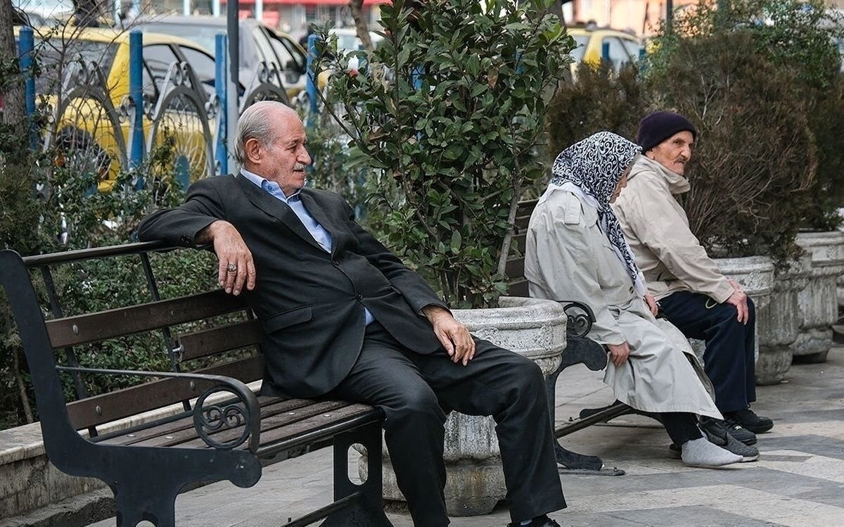 خبر مهم برای بازنشستگان؛ آغاز ثبت‌نام وام ۷۵ میلیونی