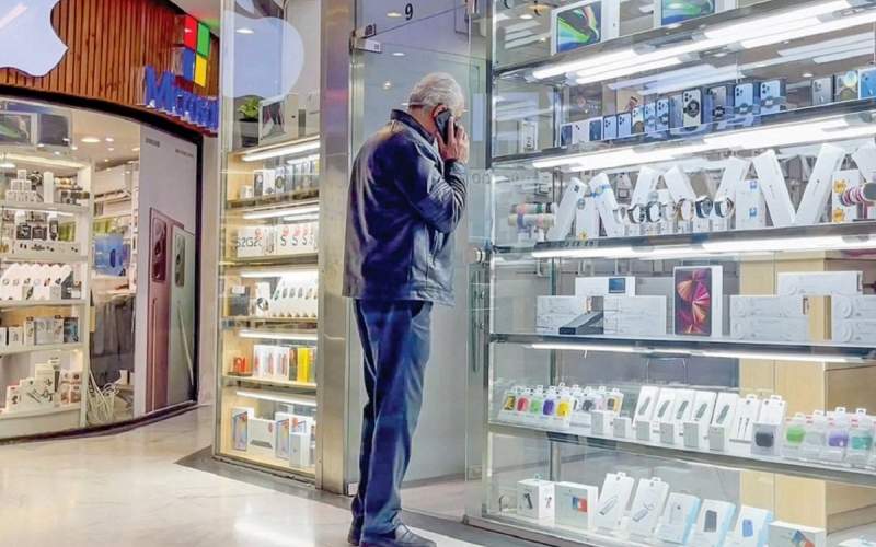 جهش ۵۰ درصدی قیمت موبایل؛ حذف تلفن همراه از سبد خرید
