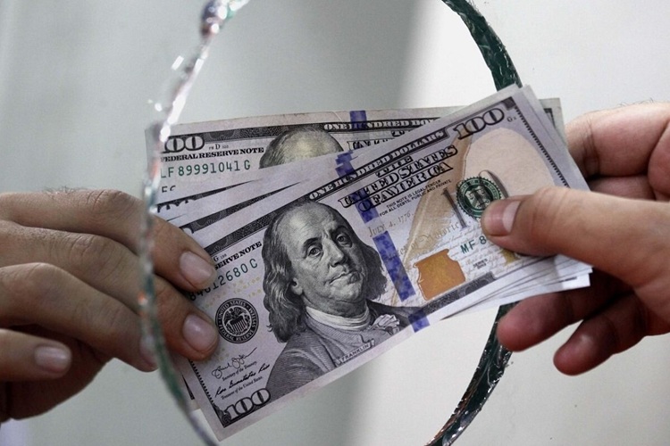نرخ جدید ارزها در مرکز مبادله؛ قیمت دلار و یورو چند؟