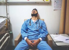 مرگ در اتاق کشیک