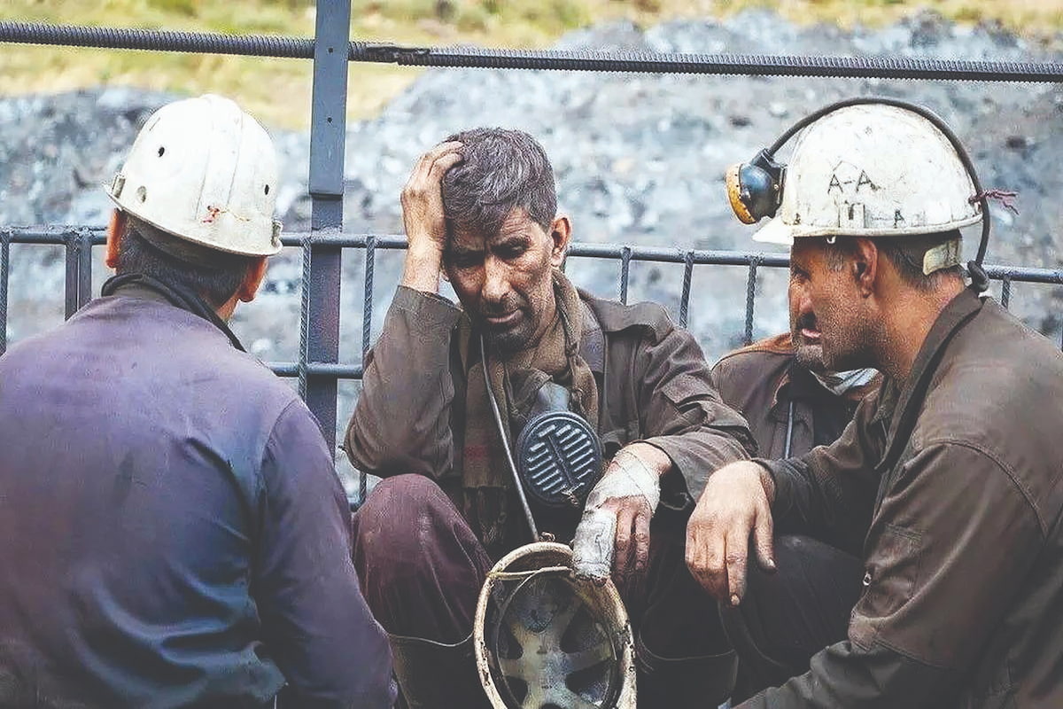 معیشت در خطر فروپاشی