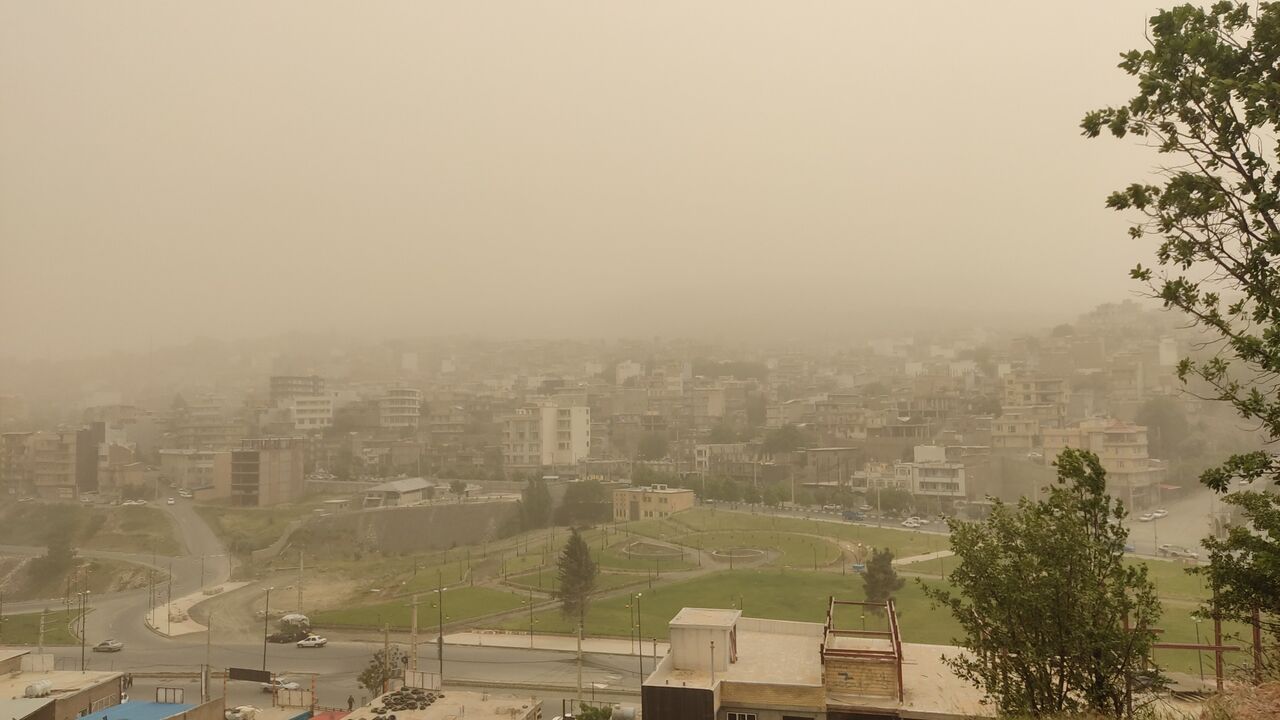 ۹ شهرستان استان یزد فردا به دلیل آلودگی هوا تعطیل شد