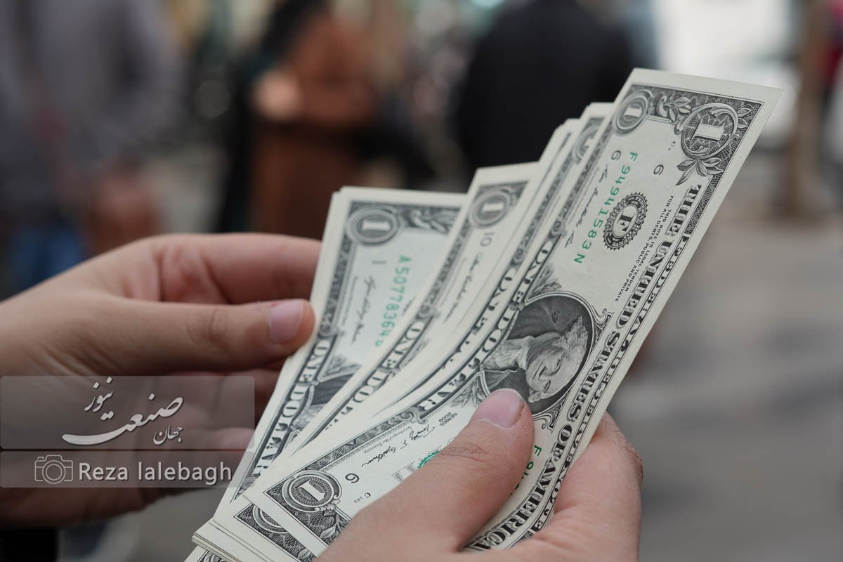 جهش قیمت دلار و درهم در مرکز مبادله؛ یورو عقب نشست