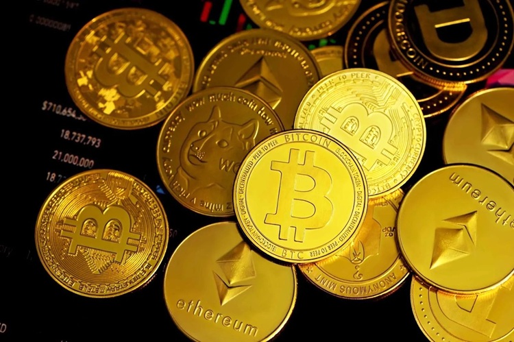 بازگشت بیت‌کوین به مدار صعود؛ قیمت ۱۰ رمزارز بزرگ جهان