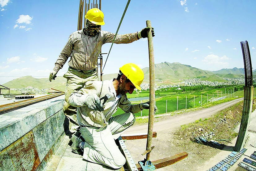 با سونامی بیکاری گسترده مواجهیم