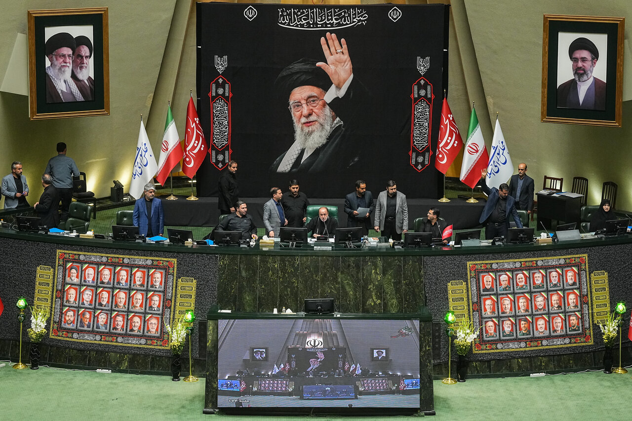 جنجال در گردهمایی شبانه نمایندگان