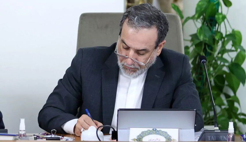 عراقچی: تا آخرین نفس از وجب به وجب سرزمینمان دفاع می‌کنیم