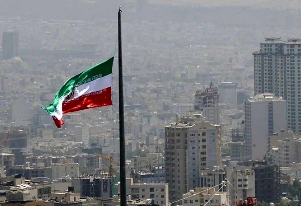 وزش باد همراه با خیزش خاک در تهران