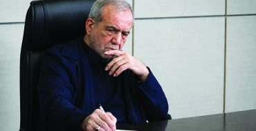 پزشکیان در محاصره تندروها پزشکیان در محاصره تندروها